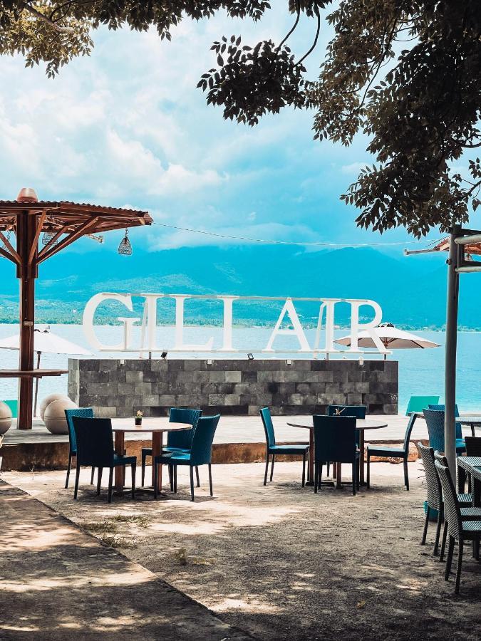 Serenity Luxurious Beachfront Villa & Spa With Private Infinity Pool, 8 Guests Gili Air Zewnętrze zdjęcie