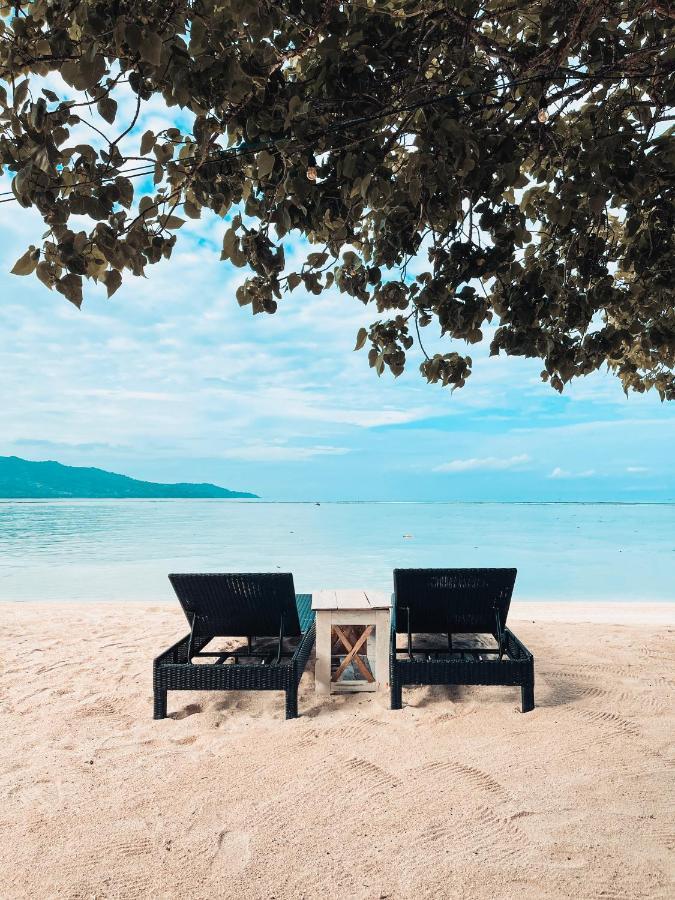 Serenity Luxurious Beachfront Villa & Spa With Private Infinity Pool, 8 Guests Gili Air Zewnętrze zdjęcie