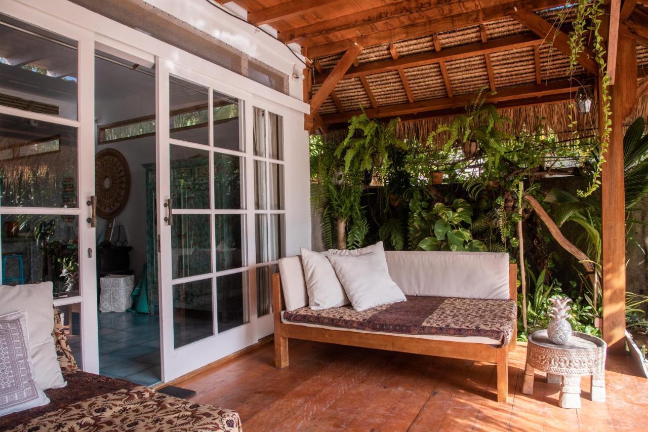 Serenity Luxurious Beachfront Villa & Spa With Private Infinity Pool, 8 Guests Gili Air Zewnętrze zdjęcie