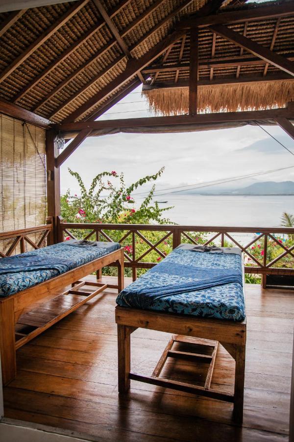 Serenity Luxurious Beachfront Villa & Spa With Private Infinity Pool, 8 Guests Gili Air Zewnętrze zdjęcie