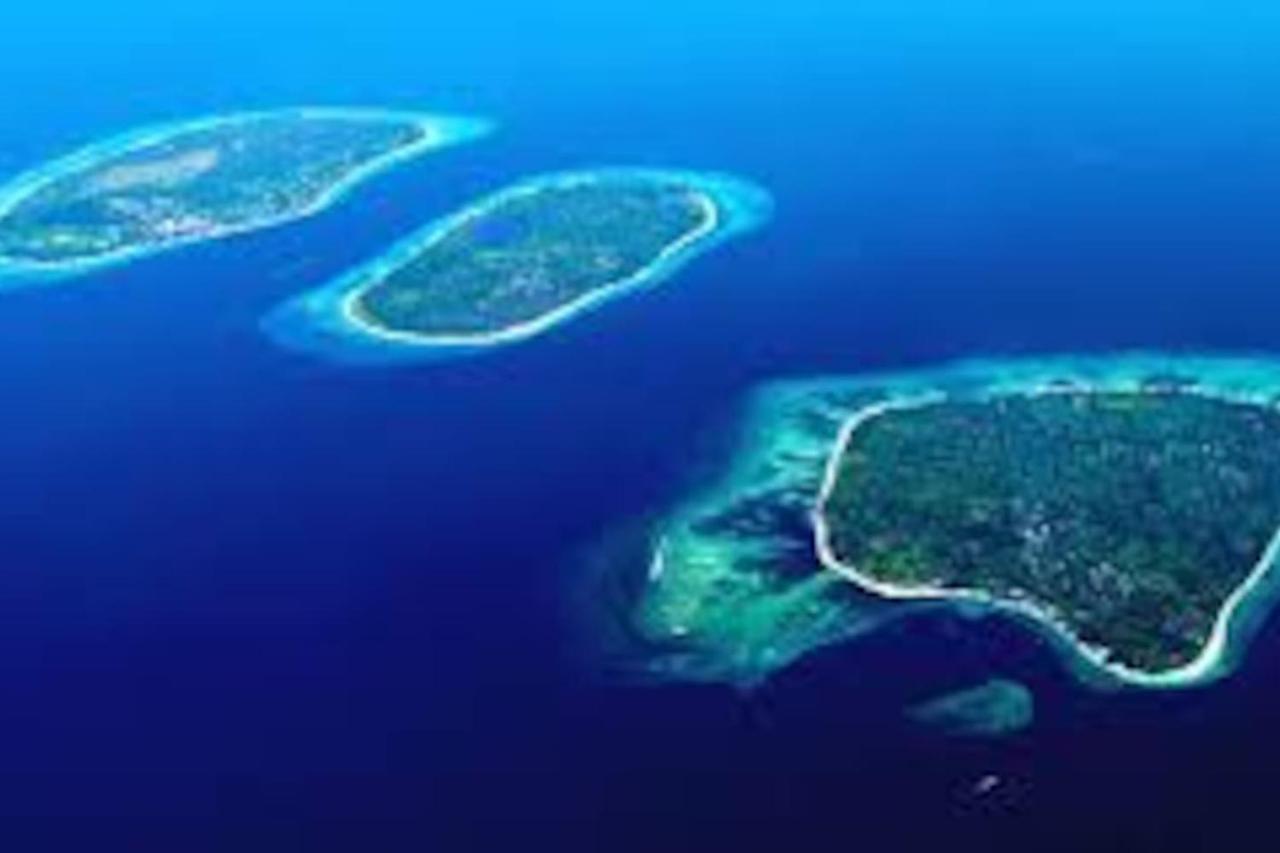 Serenity Luxurious Beachfront Villa & Spa With Private Infinity Pool, 8 Guests Gili Air Zewnętrze zdjęcie