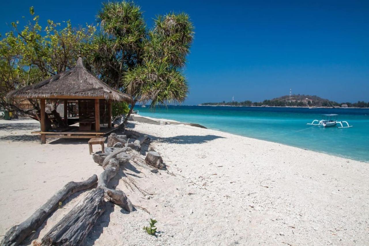 Serenity Luxurious Beachfront Villa & Spa With Private Infinity Pool, 8 Guests Gili Air Zewnętrze zdjęcie